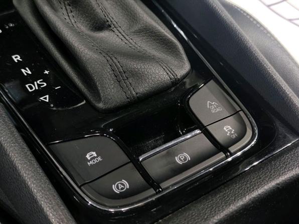 Skoda Karoq I с пробегом 2021 года, цена 2 600 000 рублей, 100400 км, внедорожник, Автокод Объявления