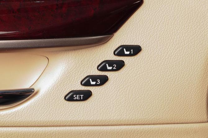 Lexus ES VI с пробегом 2014 года, цена 2 649 000 рублей, 261000 км, седан, Автокод Объявления