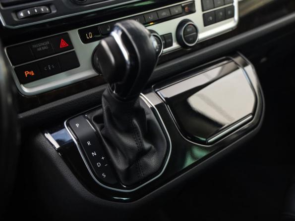 Volkswagen Multivan T6 с пробегом 2016 года, цена 3 990 000 рублей, 204610 км, минивэн, Автокод Объявления