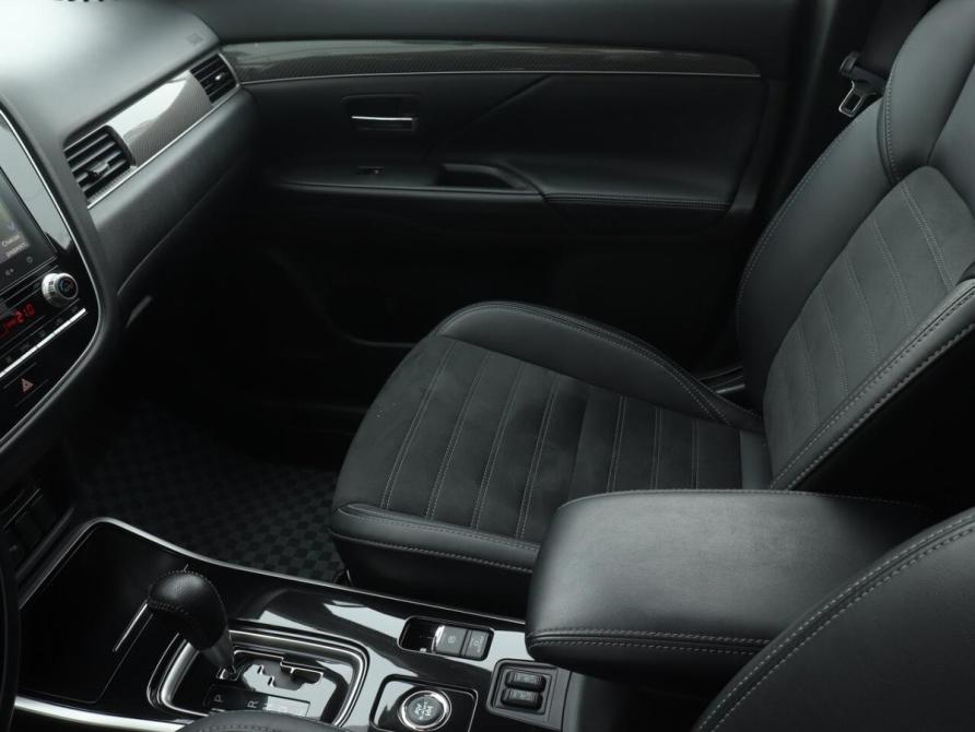 Mitsubishi Outlander III Рестайлинг 3 Казань  - изображение 13