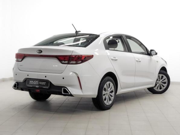 Kia Rio IV Рестайлинг с пробегом 2021 года, цена 1 640 000 рублей, 57227 км, седан, Автокод Объявления