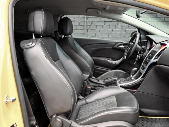 Opel Astra J Рестайлинг с пробегом 2013 года, цена 820 000 рублей, 139862 км, хэтчбек, Автокод Объявления