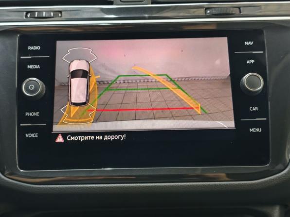 Volkswagen Tiguan II Рестайлинг с пробегом 2021 года, цена 2 685 000 рублей, 62952 км, внедорожник, Автокод Объявления