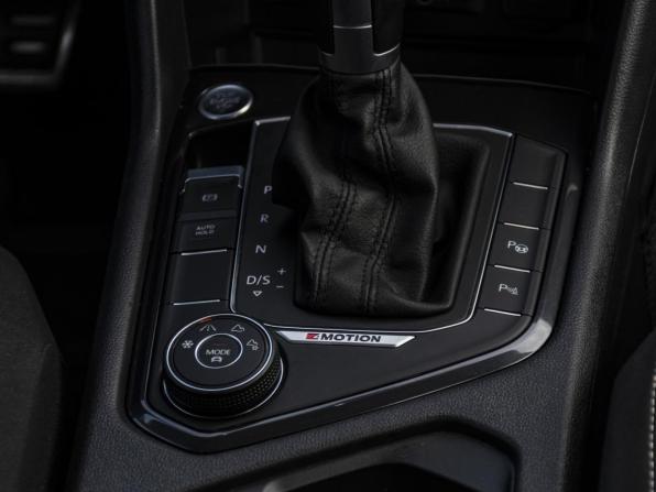 Volkswagen Tiguan II с пробегом 2018 года, цена 2 419 000 рублей, 123149 км, внедорожник, Автокод Объявления