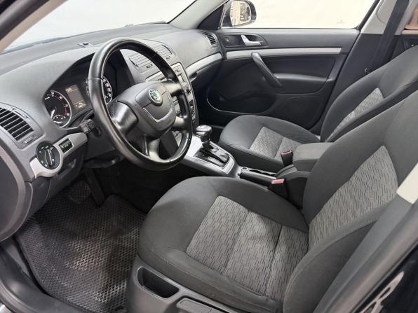 Skoda Octavia II (A5) Рестайлинг с пробегом 2012 года, цена 829 000 рублей, 208037 км, лифтбек, Автокод Объявления