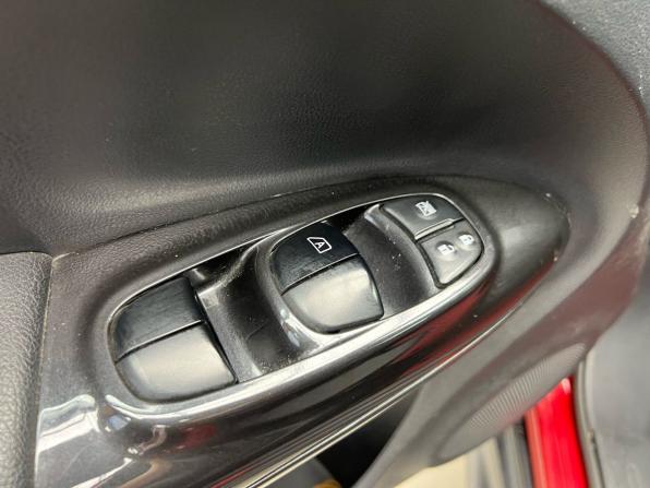 Nissan Juke I Рестайлинг с пробегом 2017 года, цена 1 325 000 рублей, 156470 км, внедорожник, Автокод Объявления