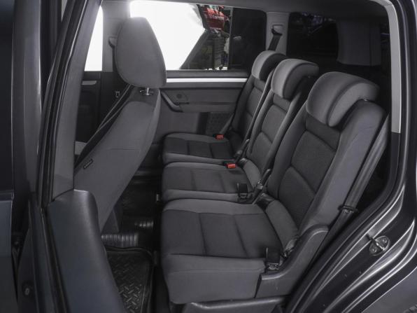 Volkswagen Touran I Рестайлинг 2 с пробегом 2011 года, цена 1 179 000 рублей, 140161 км, компактвэн, Автокод Объявления