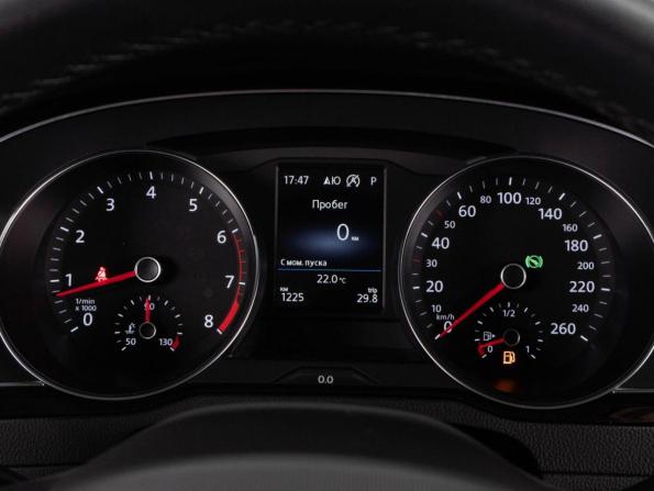 Volkswagen Passat B8 Рестайлинг с пробегом 2022 года, цена 3 200 000 рублей, 1225 км, седан, Автокод Объявления