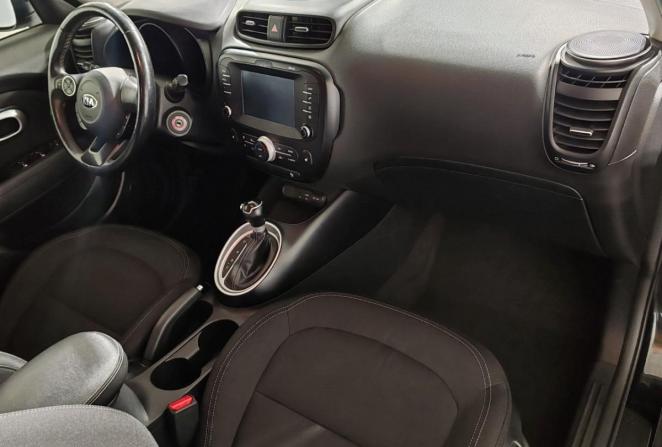 Kia Soul II Рестайлинг с пробегом 2018 года, цена 1 500 000 рублей, 69545 км, хэтчбек, Автокод Объявления