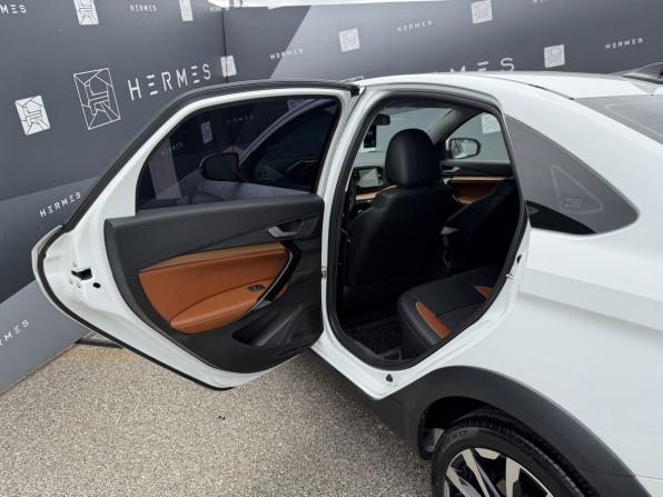 Lada (ВАЗ) Vesta I Рестайлинг (NG) с пробегом 2024 года, цена 1 329 000 рублей, 55668 км, седан, Автокод Объявления