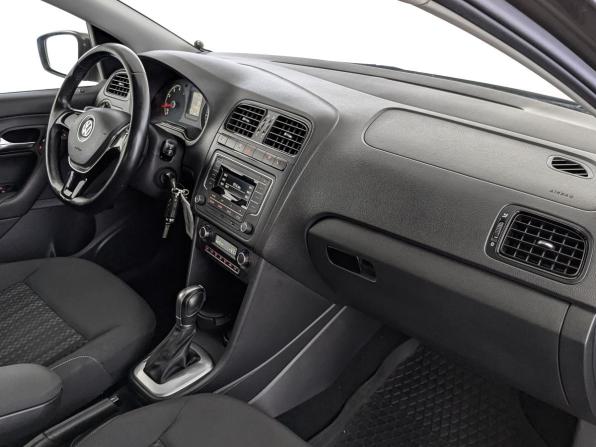 Volkswagen Polo V Рестайлинг с пробегом 2017 года, цена 1 250 000 рублей, 84394 км, седан, Автокод Объявления