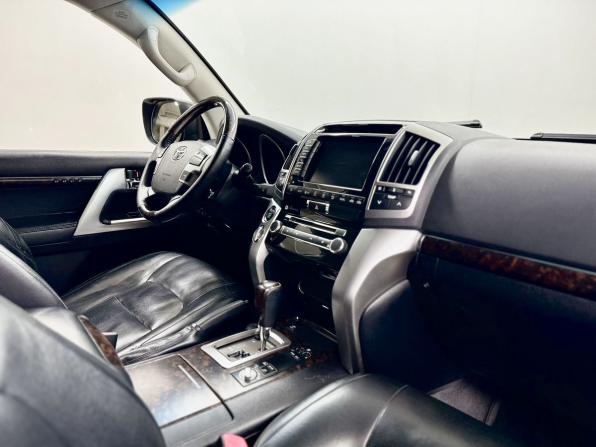 Toyota Land Cruiser 200 Series Рестайлинг 1 с пробегом 2013 года, цена 3 390 000 рублей, 218357 км, внедорожник, Автокод Объявления