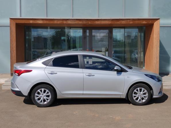 Hyundai Solaris II Рестайлинг с пробегом 2021 года, цена 1 690 000 рублей, 21129 км, седан, Автокод Объявления