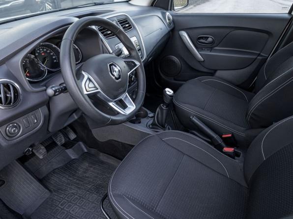 Renault Logan II Рестайлинг с пробегом 2022 года, цена 1 050 000 рублей, 89125 км, седан, Автокод Объявления