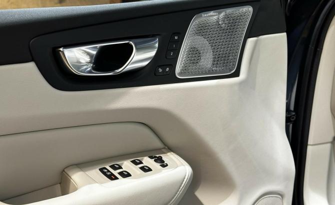 Volvo XC60 II Рестайлинг 2 с пробегом 2026 года, цена 7 800 000 рублей, 11 км, внедорожник, Автокод Объявления