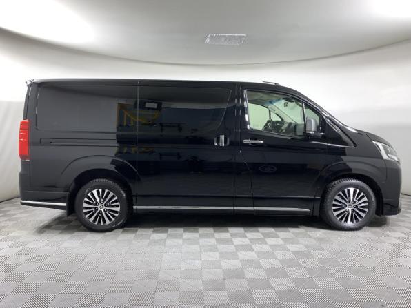 Toyota HiAce H300 с пробегом 2020 года, цена 5 597 000 рублей, 124205 км, минивэн, Автокод Объявления