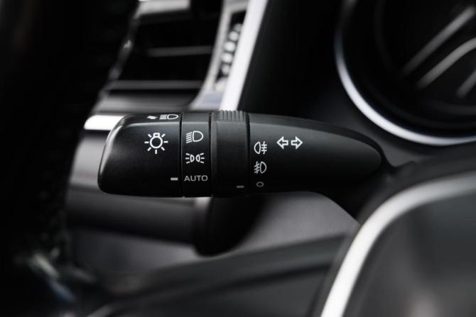 Toyota Camry VIII (XV70) с пробегом 2019 года, цена 2 835 000 рублей, 140525 км, седан, Автокод Объявления