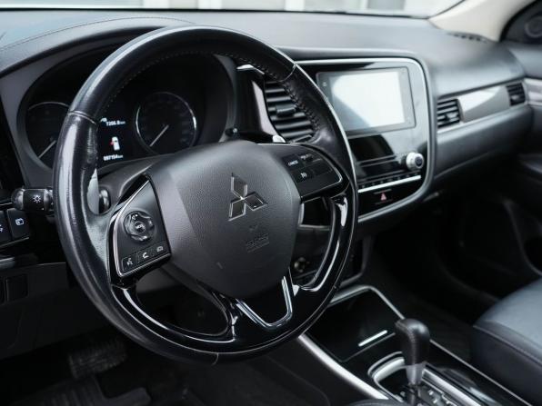 Mitsubishi Outlander III Рестайлинг 3 с пробегом 2021 года, цена 2 770 000 рублей, 97153 км, внедорожник, Автокод Объявления
