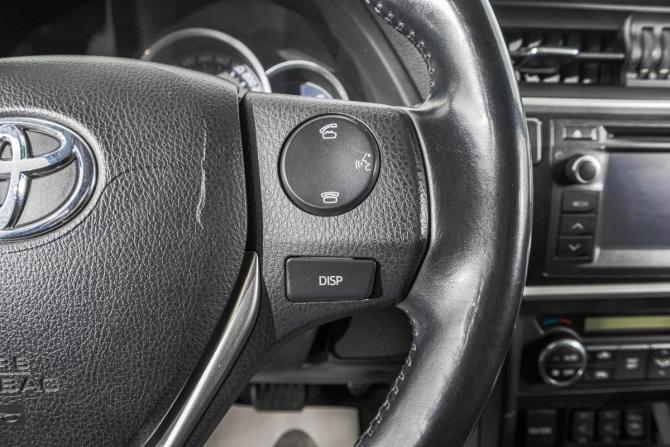 Toyota Auris II с пробегом 2013 года, цена 1 299 000 рублей, 100800 км, хэтчбек, Автокод Объявления