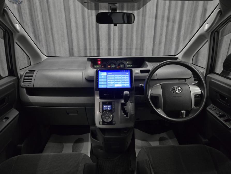 Toyota Voxy II (R70) Красноярск  - изображение 12