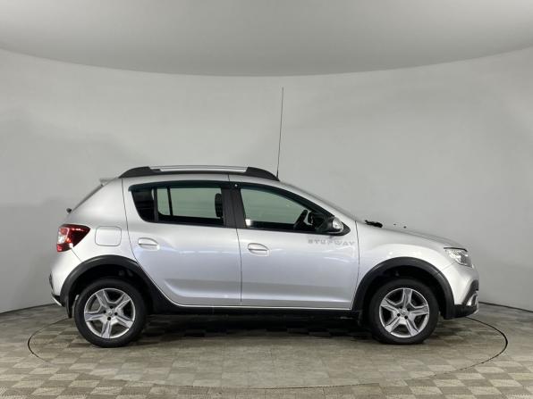 Renault Sandero II Рестайлинг с пробегом 2019 года, цена 1 300 000 рублей, 89202 км, хэтчбек, Автокод Объявления