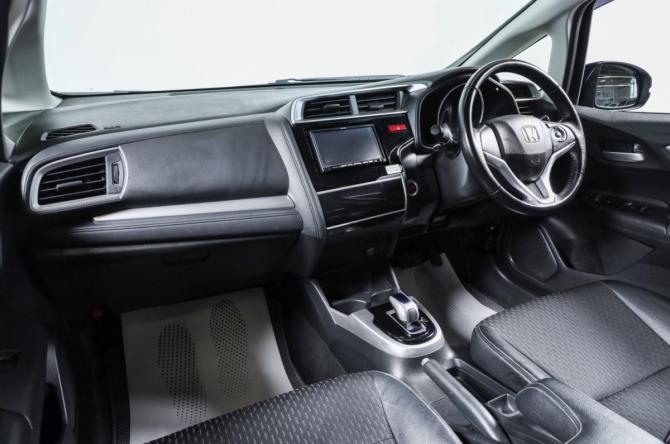 Honda Fit III Рестайлинг с пробегом 2016 года, цена 1 049 000 рублей, 91000 км, хэтчбек, Автокод Объявления