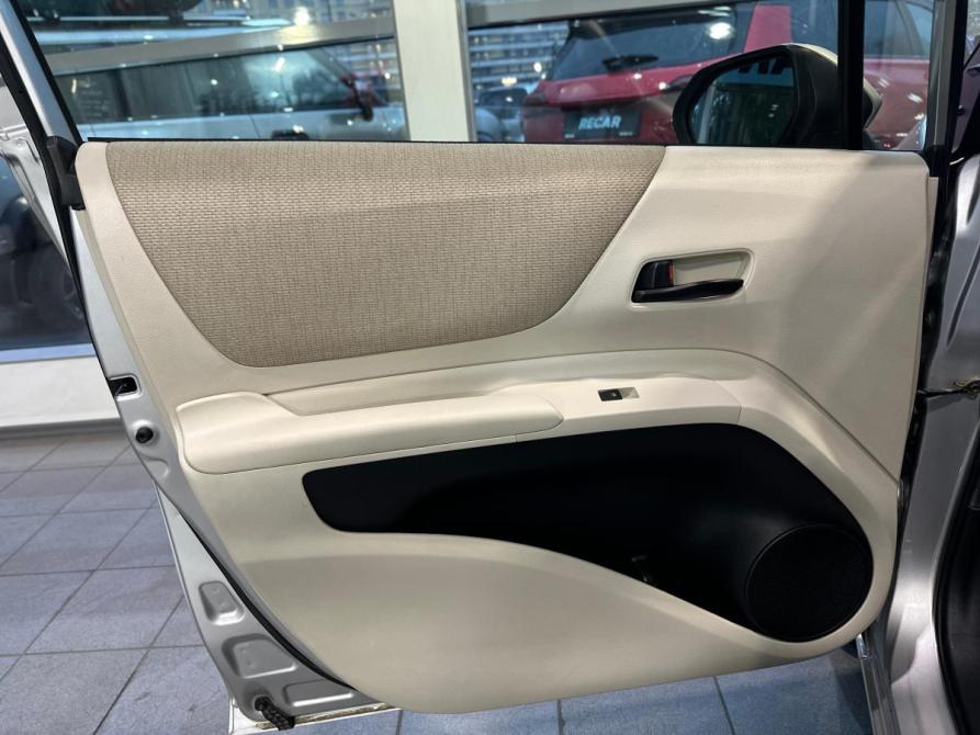 Toyota Sienta II Санкт-Петербург  - изображение 32