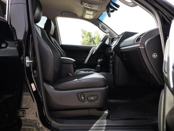 Toyota Land Cruiser Prado 150 Series Рестайлинг 2 с пробегом 2018 года, цена 5 399 000 рублей, 118301 км, внедорожник, Автокод Объявления
