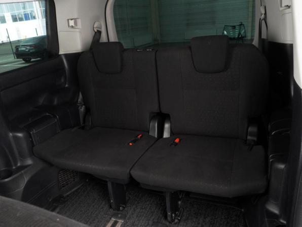 Toyota Voxy III (R80) с пробегом 2015 года, цена 1 889 000 рублей, 201106 км, минивэн, Автокод Объявления