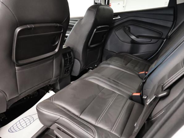 Ford Kuga II Рестайлинг с пробегом 2017 года, цена 1 650 000 рублей, 165864 км, внедорожник, Автокод Объявления