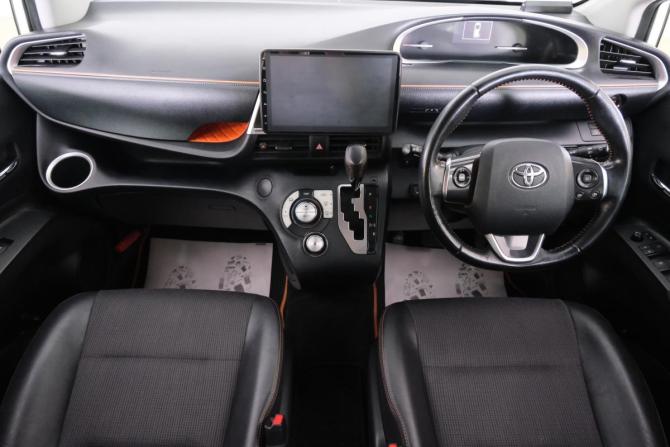Toyota Sienta II с пробегом 2018 года, цена 1 599 000 рублей, 136650 км, компактвэн, Автокод Объявления