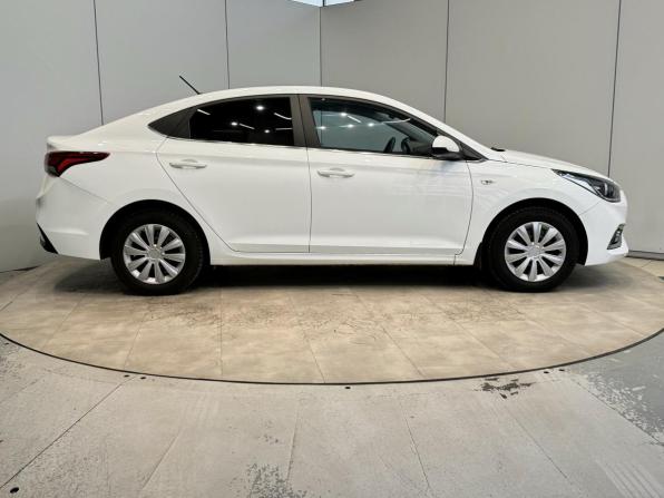 Hyundai Solaris II с пробегом 2020 года, цена 1 470 000 рублей, 156040 км, седан, Автокод Объявления