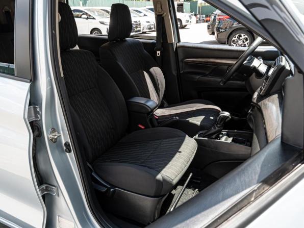 Suzuki Ertiga II с пробегом 2022 года, цена 1 930 000 рублей, 69400 км, компактвэн, Автокод Объявления