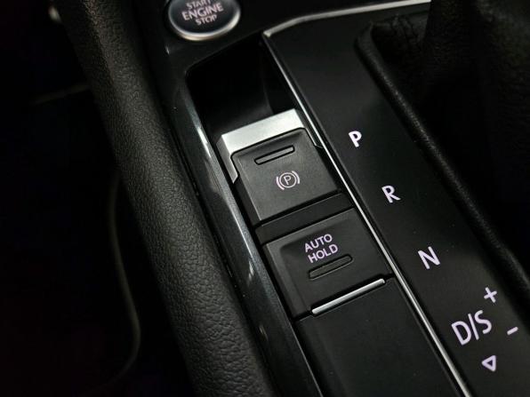 Volkswagen Tiguan II с пробегом 2018 года, цена 2 490 000 рублей, 192455 км, внедорожник, Автокод Объявления