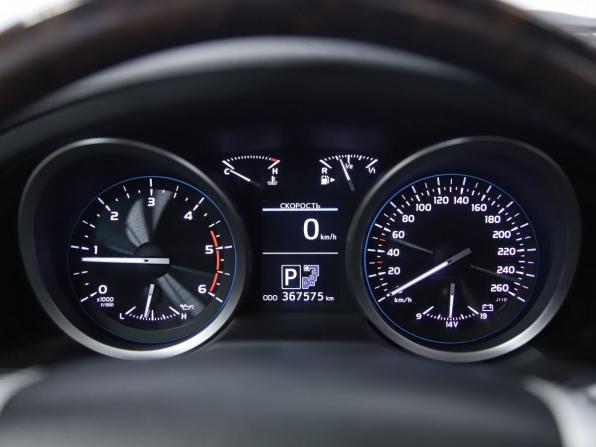 Toyota Land Cruiser 200 Series Рестайлинг 1 с пробегом 2013 года, цена 3 290 000 рублей, 367575 км, внедорожник, Автокод Объявления