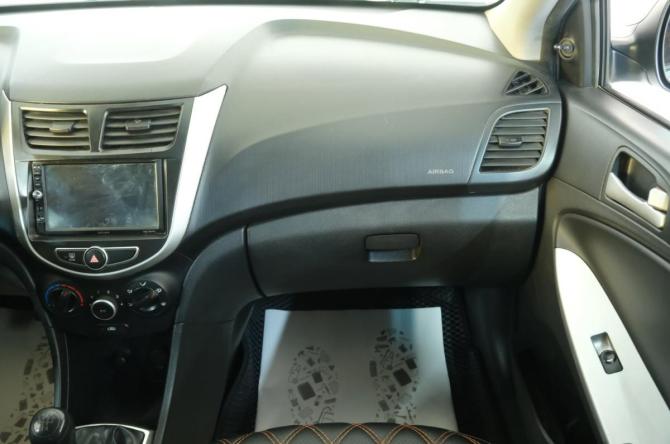 Hyundai Solaris I с пробегом 2014 года, цена 829 000 рублей, 133100 км, седан, Автокод Объявления