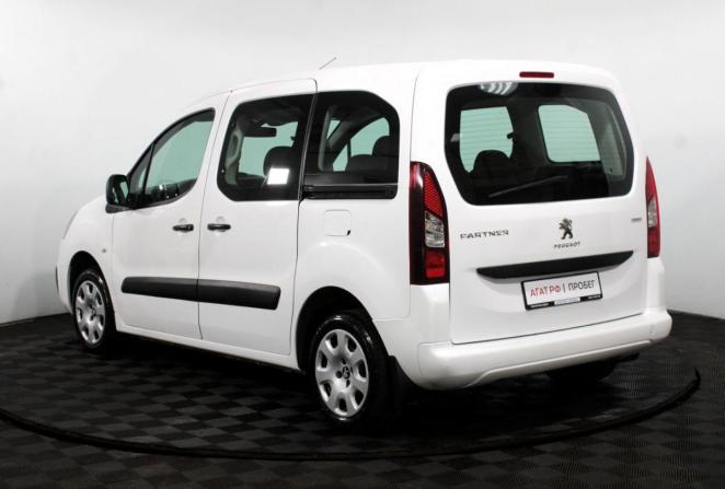 Peugeot Partner II Рестайлинг 2 с пробегом 2022 года, цена 1 320 000 рублей, 232236 км, компактвэн, Автокод Объявления