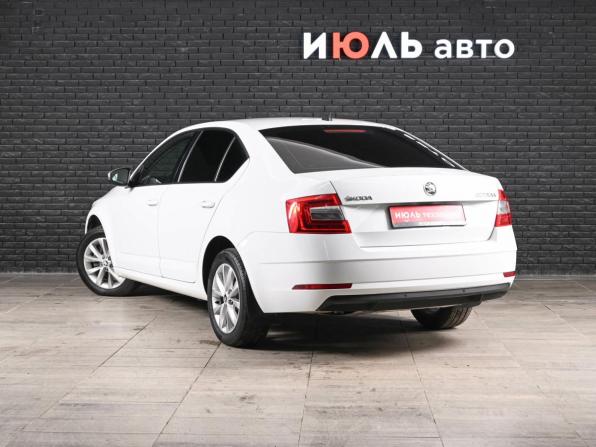 Skoda Octavia III (A7) Рестайлинг с пробегом 2017 года, цена 1 890 000 рублей, 70384 км, лифтбек, Автокод Объявления