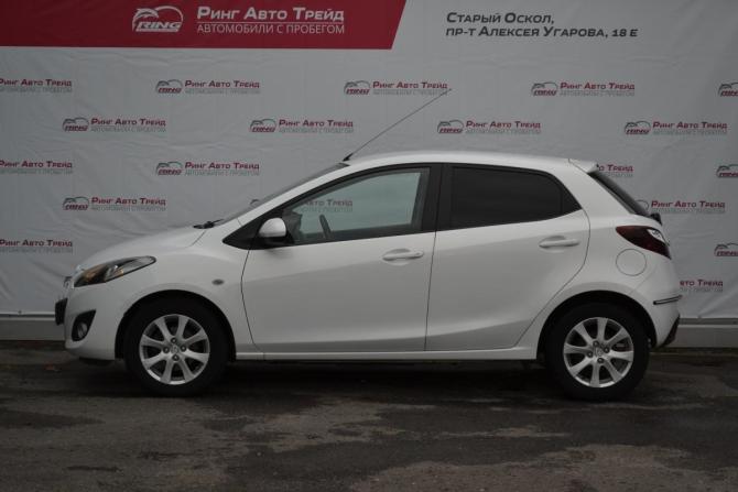 Mazda 2 II Рестайлинг (DE2) с пробегом 2011 года, цена 890 000 рублей, 72063 км, хэтчбек, Автокод Объявления