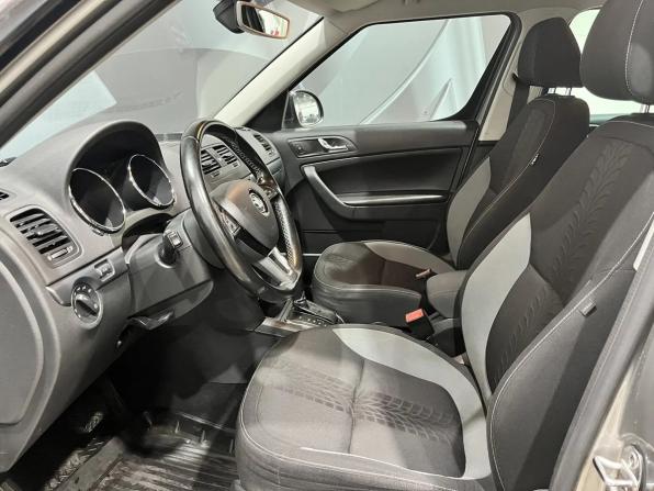 Skoda Yeti I Рестайлинг с пробегом 2017 года, цена 1 415 000 рублей, 164297 км, внедорожник, Автокод Объявления