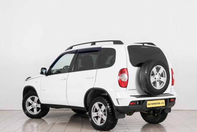 Chevrolet Niva I Рестайлинг с пробегом 2015 года, цена 629 000 рублей, 165000 км, внедорожник, Автокод Объявления