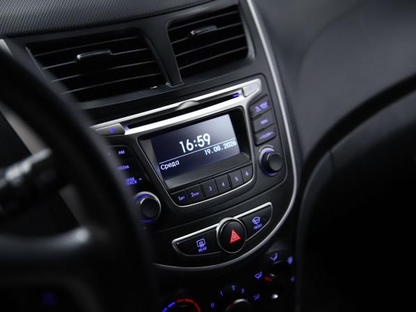 Hyundai Solaris I с пробегом 2014 года, цена 900 000 рублей, 99315 км, хэтчбек, Автокод Объявления
