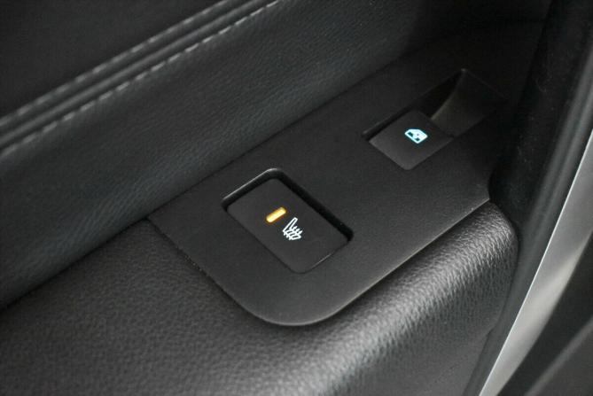 Chevrolet Captiva I Рестайлинг 2 с пробегом 2015 года, цена 840 000 рублей, 305417 км, внедорожник, Автокод Объявления