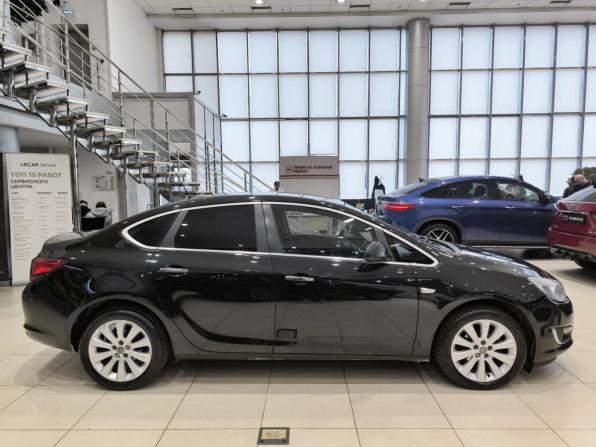 Opel Astra J Рестайлинг с пробегом 2013 года, цена 750 000 рублей, 233026 км, седан, Автокод Объявления