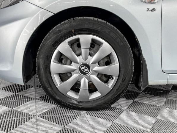 Hyundai Solaris I с пробегом 2013 года, цена 797 000 рублей, 125857 км, седан, Автокод Объявления