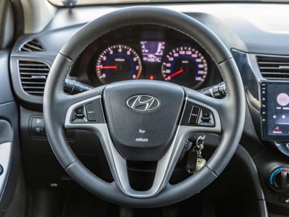 Hyundai Solaris I с пробегом 2012 года, цена 850 000 рублей, 140817 км, седан, Автокод Объявления