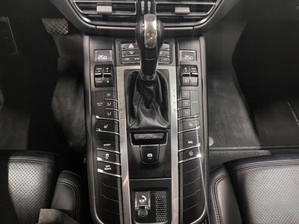 Porsche Macan I Рестайлинг с пробегом 2019 года, цена 4 600 000 рублей, 100576 км, внедорожник, Автокод Объявления