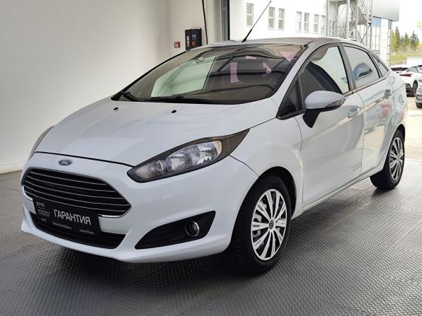 Ford Fiesta Mk6 Рестайлинг с пробегом 2015 года, цена 580 000 рублей, 195180 км, седан, Автокод Объявления