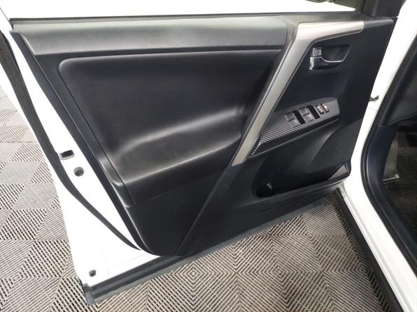 Toyota RAV4 IV (XA40) с пробегом 2015 года, цена 2 045 000 рублей, 118000 км, внедорожник, Автокод Объявления
