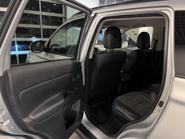 Mitsubishi Outlander III Рестайлинг 3 с пробегом 2021 года, цена 3 240 000 рублей, 61809 км, внедорожник, Автокод Объявления